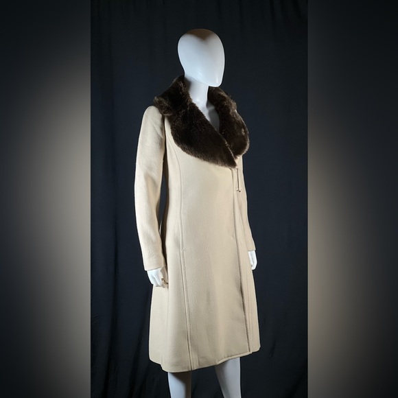 Kate Spade Tan and Black Coat - Picture 2 of 14